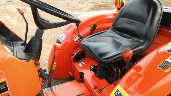 ขายรถไถ KUBOTA L3008ผ่านงานมา 630ชั่วโมง พร้อมอุปกรณ์ดันหน้า รับประกันเครื่องยนต์   ราคา 280,000 บาท อ.แกลง จ.ระยอง   DC Tractor Rayong 0818618678,0899347475 https://www.facebook.com/DC-Tractor-Rayong-3071545327&hellip;/shop&hellip; id line=081-8618678 id