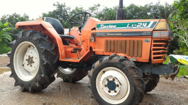 ขายรถไถ KUBOTA L1-24 พวงมาลัยพาวเวอร์ 2เพลา ราคา 85,000 บาท อ.แกลง จ.ระยอง   DC Tractor Rayong 0818618678,0899347475 https://www.facebook.com/DC-Tractor-Rayong-3071545327&hellip;/shop&hellip; id line=081-8618678 id line=089-9347475