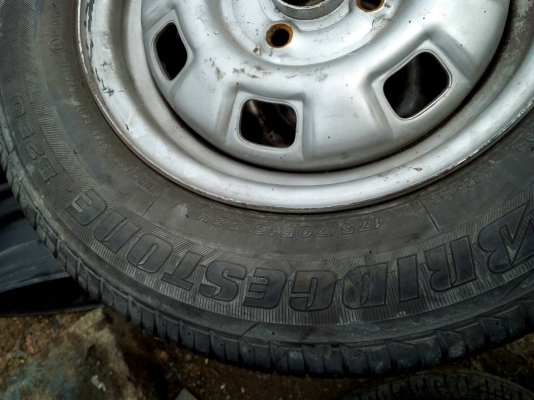 175/70R13  BRIDGESTONE  กะทะพร้อมยาง  ชุด 4 ล้อ tel.081-427-3941