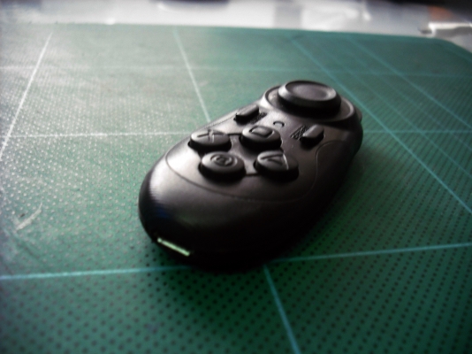 Universal MINI Bluetooth Remote Controller Universal MINI Bluetooth Remote Controller