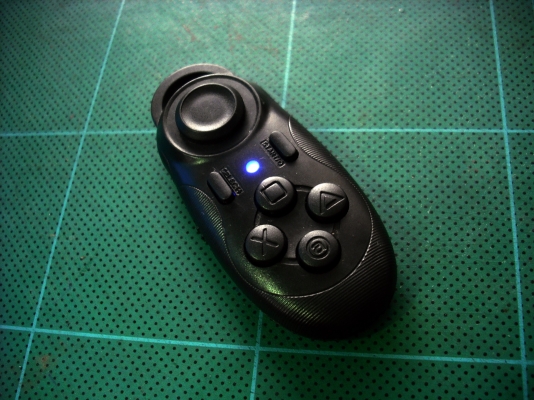 Universal MINI Bluetooth Remote Controller Universal MINI Bluetooth Remote Controller