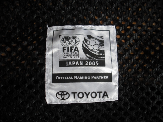 กระเป๋าใส่ลูกฟุตบอลแบบสะพายที่ระลึก FIFA Japan 2005 by TOYOTA