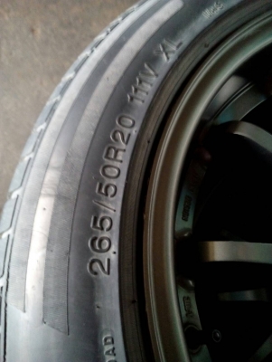 265/50R20  แม๊กพร้อมยาง มี 3 ล้อ tel.081-427-3941