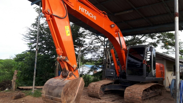 ขายฮิตาชิ ZX200-3 ชั่วโมงงาน 7,100 ชม. เอกสารเล่มทะเบียน ราคา 1,800,000 บาทตอรอง