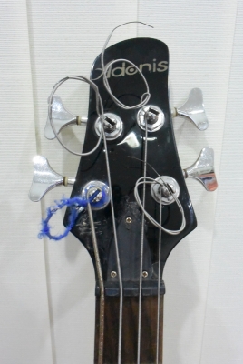 เบสไฟฟ้า 4 สาย ยี่ห้อ Adonis สีแดงเบิร์ส รุ่น 320 ทรง Ibanez มือสอง สภาพดี เบสไฟฟ้า 4 สาย ยี่ห้อ Adonis สีแดงเบิร์ส รุ่น 320 ทรง Ibanez มือสอง สภาพดี