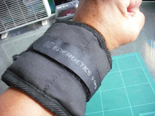 สายรัดข้อมือ ถ่วงน้ำหนัก 1.0 กิโล สายรัดข้อมือ ถ่วงน้ำหนัก 1.0 กิโล