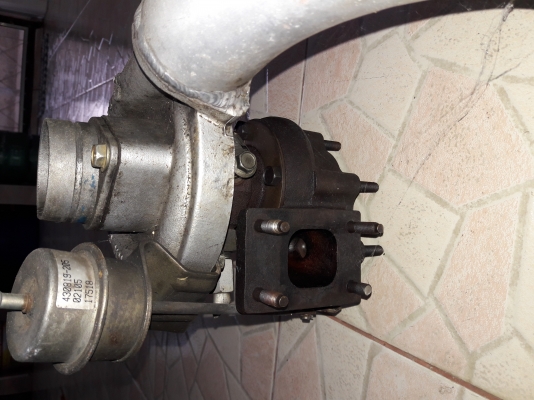 ขอขายเทอร์โบa/r42 พร้อมโข่งหลัง ใบดี ไม่รุน มีโยกนิดหน่อยสภาพดี