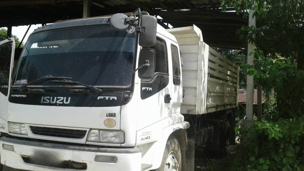 รถอีซูซุ 6 ล้อดั้ม FTR 200 แรงม้า ปี 50. สนใจติดต่อ 081 - 6079515