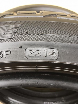 ขายยาง BRIDGESTONE POTENZA RE050A 245-40-18 ปี14 ดอกหนาจัด ไม่มีตำหนิ ไม่มีปะ ชุดละ 8,500 บาท