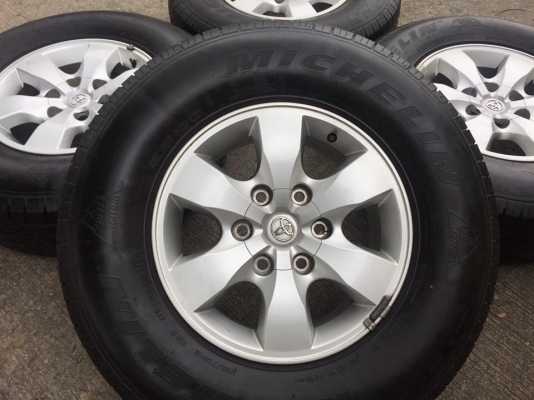 ขายล้อ TOYOTA VIGO ขอบ16 6รู พร้อมยาง MICHELIN 265-70-16 ปี13 ดอกเต็มๆ ใช้งานยาวๆ ชุดละ 8,500 บาท