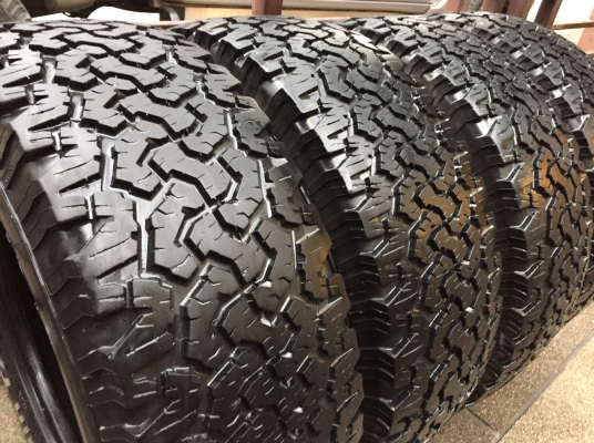 ยาง All BF Goodrich 265 65 17 ปลายปี13 ดอกเต็ม ติดหนวดทุกเส้น ราคาไม่แพง