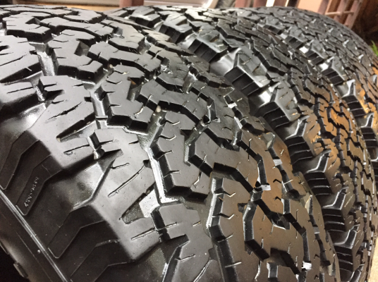 ยาง All BF Goodrich 265 65 17 ปลายปี13 ดอกเต็ม ติดหนวดทุกเส้น ราคาไม่แพง