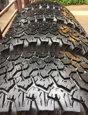 ยาง All BF Goodrich 265 70 16 ปลายปี12 ดอกเต็ม พร้อมใช้งาน ราคาไม่แพง