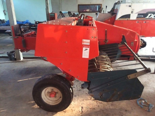 ขายเครื่องอัดฟาง คูโบต้า HB130 เดิมบางนางบวช พร้อมใช้งาน ขายเครื่องอัดฟาง คูโบต้า HB130 เดิมบางนางบวช พร้อมใช้งาน