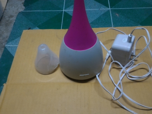AROMA POT ตัวเพิ่มความชื่นแตกตัวของไอน้ำด้วยระบบอุลตร้าโซนิคไม่มีเรื่องของความร้อนและการบำบัดผ่อนคลาย  ใช้ไฟ DC 24V