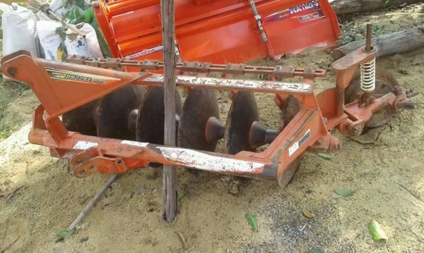 คูโบต้าL3608พร้อมใบมีดผานและโรตารีเล่มทะเบียนพร้อมกันเลยคับ