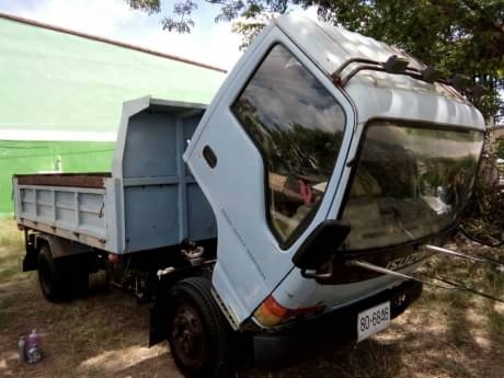 6ล้อดั้ม  120  แรงม้า  ปี40  รถห้างแท้  พร้อมใช้งาน  เล่มติดมือ..