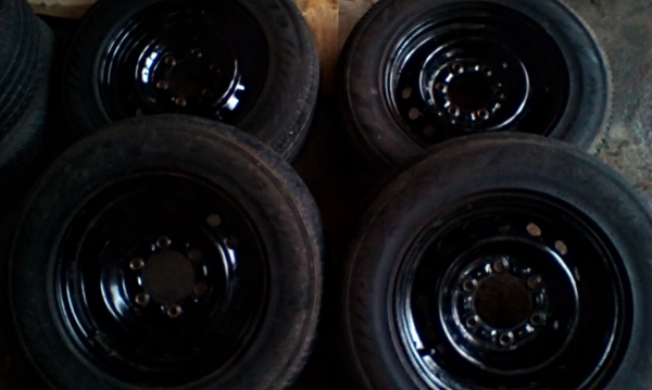 กะทะ15-6รู ยางแม๊กซิส 205/70/15ปี15 ชุดนี้ 2500บ. ตามสภาพ