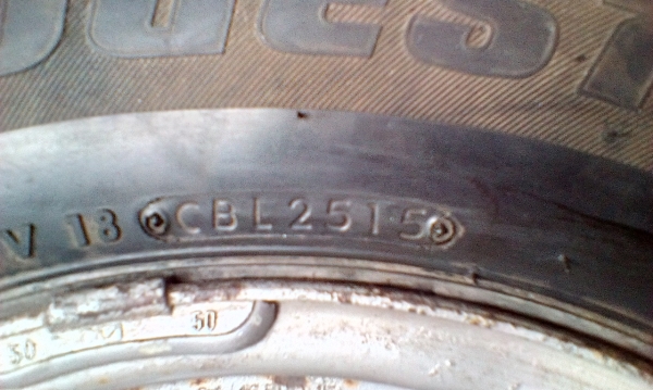 ล้ออ่ะไหล่ 15-6รู อีซูซุ ยาง215/70/15ปี15 วง 1200บ,