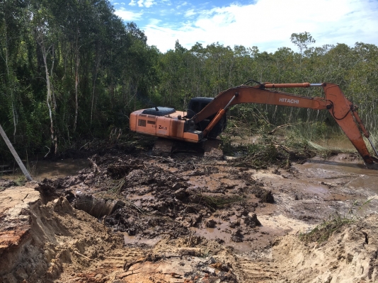 ขายรถแบคโฮ HITACHI EX200-5 เอกสารอินวอย ราคา 850000 ขายรถแบคโฮ HITACHI EX200-5 เอกสารอินวอย ราคา 850000