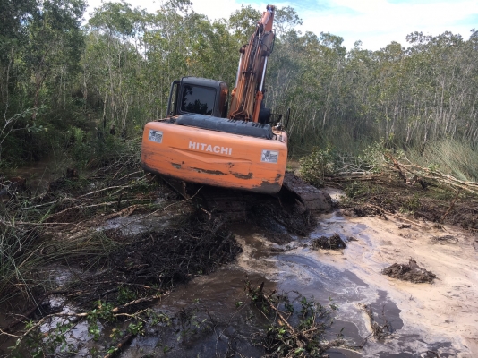 ขายรถแบคโฮ HITACHI EX200-5 เอกสารอินวอย ราคา 850000 ขายรถแบคโฮ HITACHI EX200-5 เอกสารอินวอย ราคา 850000