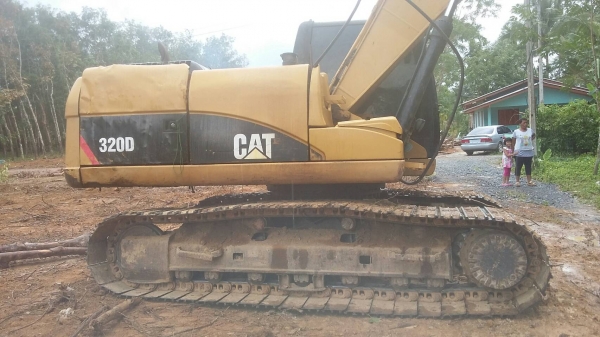 ขายรถแบคโฮ CAT 320 D ไมล์ 12000 ชม.เอกสารเล่มทะเบียน ราคา 1500000