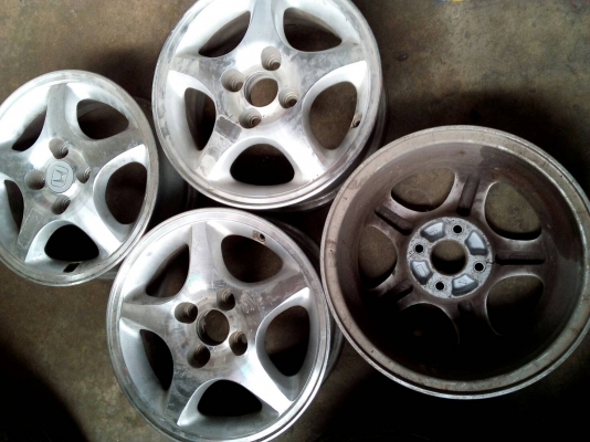 แม๊ก HONDA ขอบ14    ชุด 4 วง tel.081-427-3941