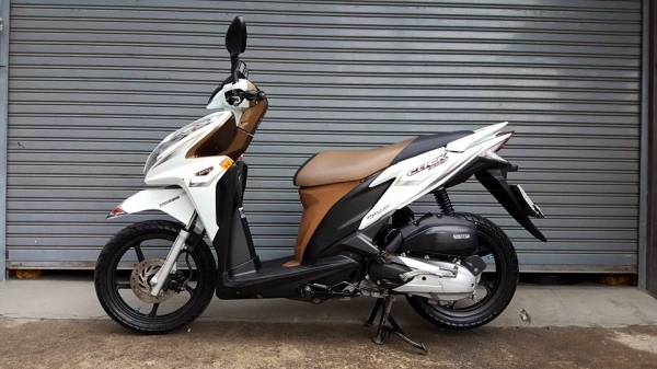 HONDA CLICK 125-i NEW รุ่น COMBI BRAKE IDLING STOP ตัว TOP ล้อแม็ก สีขาวมุก ฟรีค่าโอน