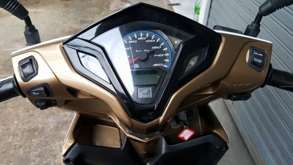 HONDA CLICK 125-i NEW รุ่น COMBI BRAKE IDLING STOP ตัว TOP ล้อแม็ก สีขาวมุก ฟรีค่าโอน