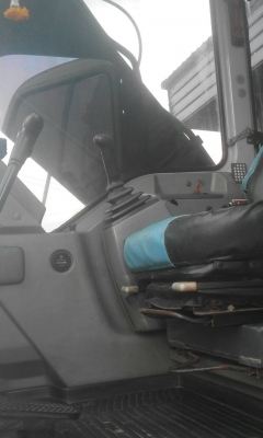 ขายKobelco sk200m6Yn10ซุปเปอร์สภาพพร้อมใช้ ติดต่อคุณอ๊อฟพิจิตร086-737-9991