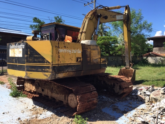 ขาย 395,000 CAT  E 120 B เครื่อง 6 BD เครื่องดี ปั้มแรง เอวดี ช่วงล่างดี รถพร้อมใช้เอกสารเล่มทะเบียน 090-772-3710 090-772-3708