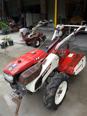 รถพรวนดินเก่าญี่ปุ่น