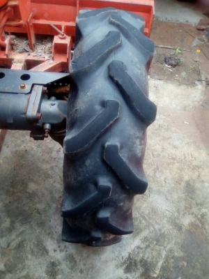 ขายรถไถแทรคเตอร์คูโบต้า L4708 ทำงานน้อย1,029ชม. อุปกรณ์ใบดันหน้าอย่างเดียว สภาพพร้อมทำงาน