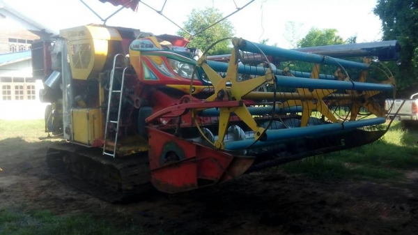 ขายรถเกี่ยวข้าว ไวไฟจอมพลัง เครื่อง6D17เทอร์โบ สภาพพร้อมใช้งาน ราคา750,000 สนใจโทร 090-8588220คุณนะ 093-3258446คุณบิว หรือเข้าดูสินค้าอื่นๆได้ที่ www.narong2truck.com หรือ www.truck.in.th/498 หรือเพจFacebook ณรงค์ ซื้อขายรถมือสอง (เว็บไซต์ส่วนตัว) หรือFac