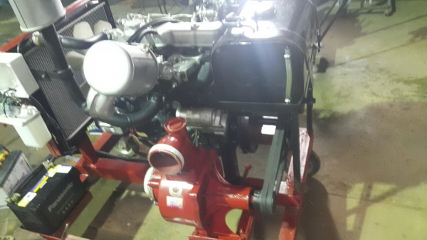 เครื่องสูบนํ้าขนาดใหญ่เครื่องยนต์อีซูสุ 2200