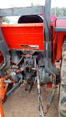 ขายรถไถ KUBOTA 47แรง รถปี 54 ใช้งานได้ 2400 ชม.