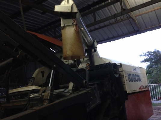 ขายรถเกี่ยวข้าวคูโบต้า DC95GMแทรคช่วงล่างใหม่ เช็คพร้อมลงงาน พื้นตู้ คอลำเลียงสแตนเลสพร้อมลงลุยงานเอกสารทะเบียนครบ