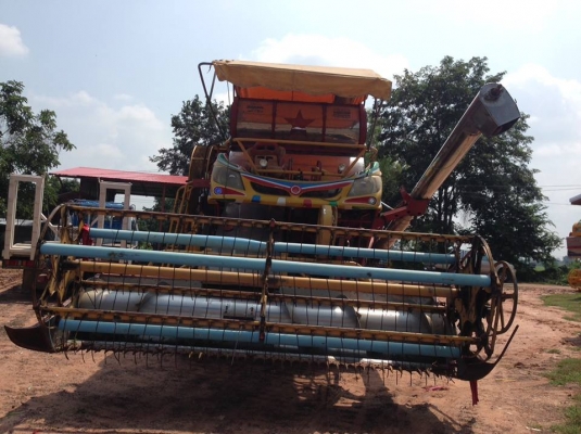 ขายรถเกี่ยวข้าวไอ้หนุ่มไวไฟปี53 เกษตรพัฒนาเครื่องHINOJO8C 260เทอร์โบว์ช่วงล่าง12ปั๊ม23