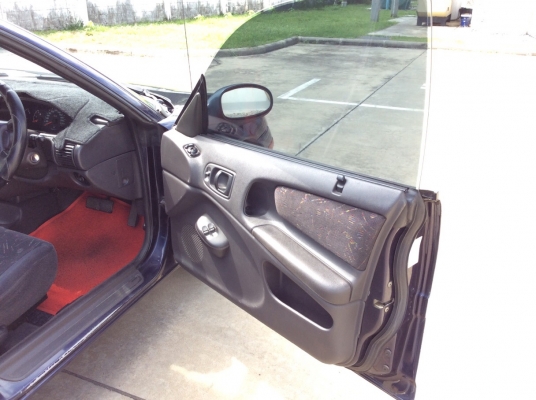 ขายรถ ไคสเลอร์ นีออน ตัวท็อป ปี98 เครื่อง 2.0 ออโต้ แก๊สLPGหัวฉีดถังโดนัท ใช้2ระบบ ไฟฟ้าทั้งคัน airbag/abs ภายในสวยสะอาดมาก แอร์หนาววิทยุCDใหม่ ตัวถังเดิมๆไม่มีชนสียังเงาสดมีริ้วรอย แม็ก15"ยางดีดอกเต็ม รถขับดีมากใช้งานได้เลยครับ