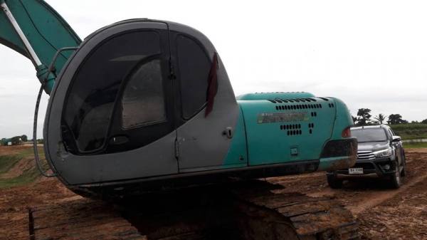 ขายรถขุดแบ็คโค โกเบลโก้ SK200-5มาร์คไฟว์ไฟฟ้าครบ ช่วงล่างเต็ม มาร์คVธรรมดา สภาพพร้อมทำงาน