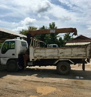 หกล้อ อีซูชุ NQR175ยูโร2ปี52ดั้มสามมิต5คิว ติดเครน 3ตัน 3ปอก 2ชัก กะบะดั้มยาว3.80ม สภาพดีเดิมๆสวยพร้อมใช้ ทะเบียนพร้อมโอน