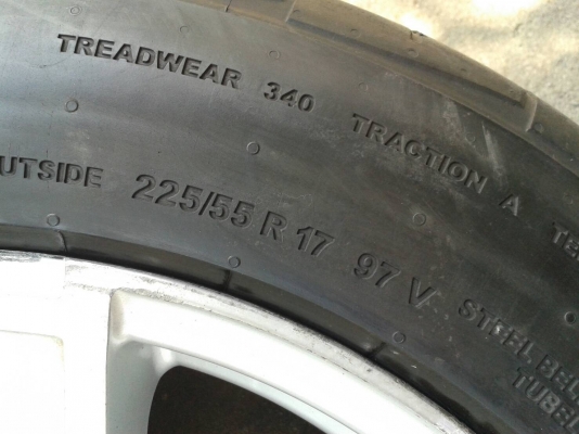 ขอบ17นิ้ว6รู พร้อมยาง ชุดนี้ ราคา 7900 บาท