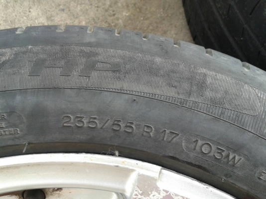 ขอบ17นิ้ว6รู พร้อมยาง ชุดนี้ ราคา 7900 บาท