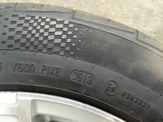 ขอบ17นิ้ว6รู พร้อมยาง ชุดนี้ ราคา 7900 บาท