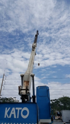 ต้องการขายรถเครน 6 ล้อ 11 ตัน KATO