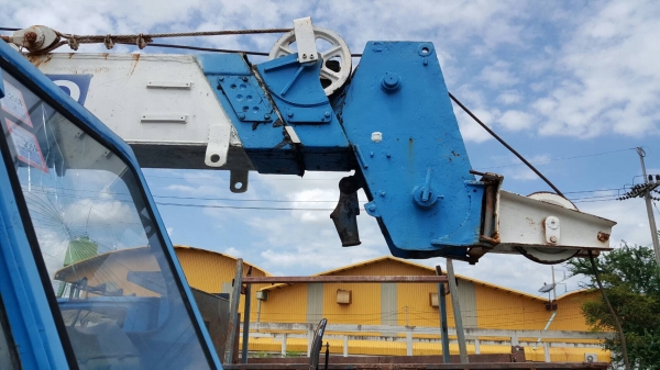 ต้องการขายรถเครน 6 ล้อ 11 ตัน KATO