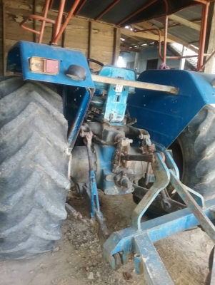 รถขายรถไถ่ฟอร์ด  6610 แท้  สภาพสวยมาก  พร้อมใช้งาน เล่มพร้อม