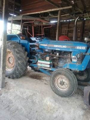 รถขายรถไถ่ฟอร์ด  6610 แท้  สภาพสวยมาก  พร้อมใช้งาน เล่มพร้อม