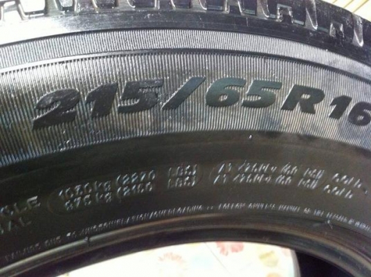 ยางมือสองmichelin agilis 215 65r16 ปี12
