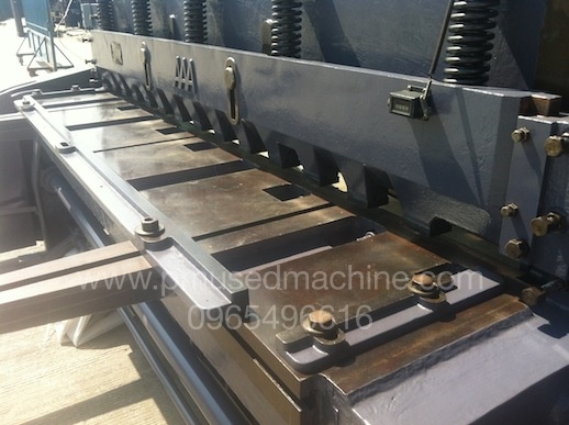 เครื่องตัดเหล็กแผ่น ญี่ปุ่นมือสอง 4.5มิลx2060มิล